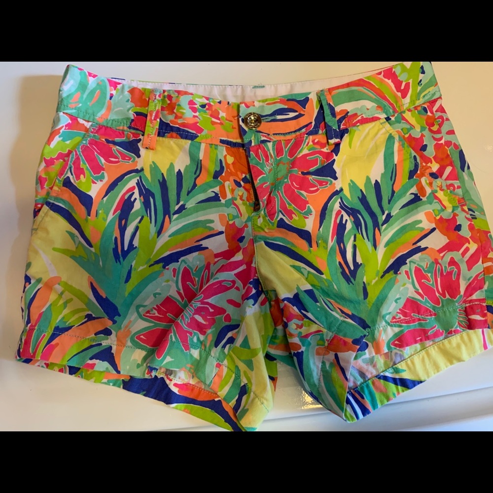 Lilly Pulitzer Callahan shorts—size 6